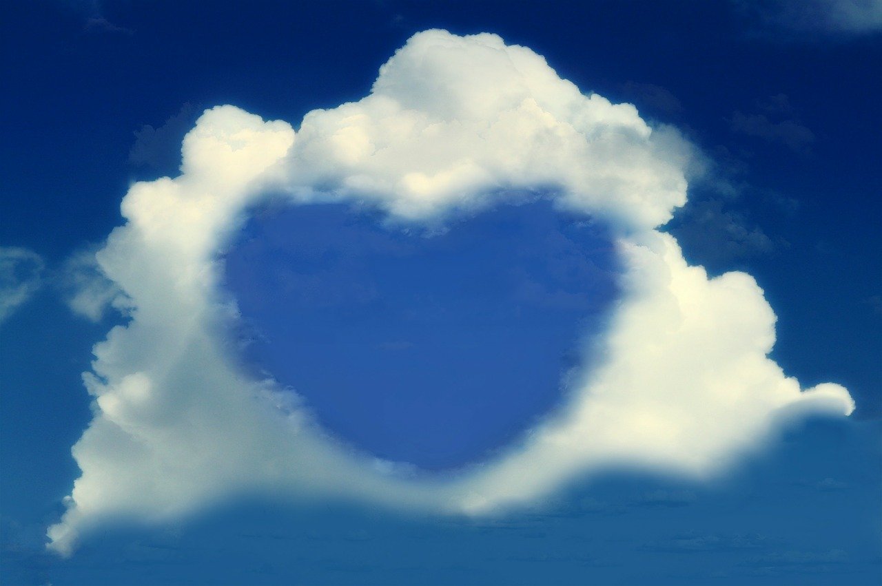 nuage en coeur - Image par Gerd Altmann de Pixabay